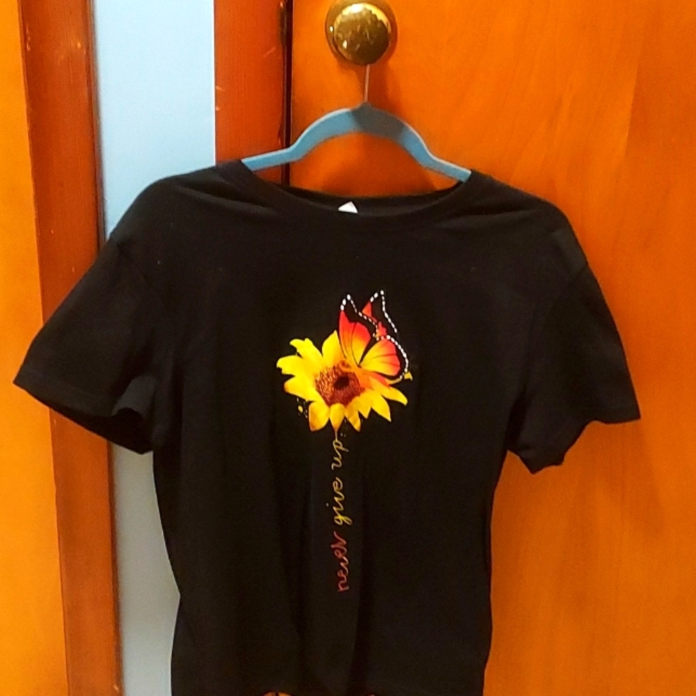 'Never Give Up' Sunflower T-Shirt